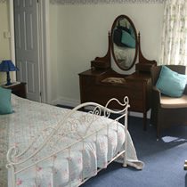 toddler holidays - wisteria bedroom